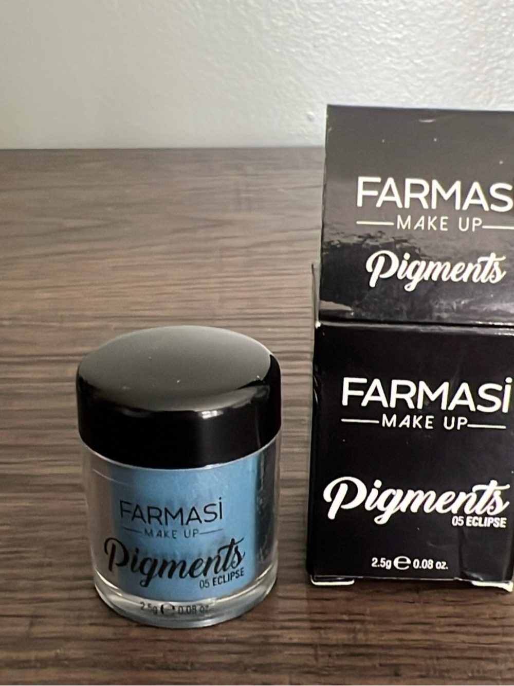 Farmasi Pigments 05 Eclipse Shimmering Blue Jar